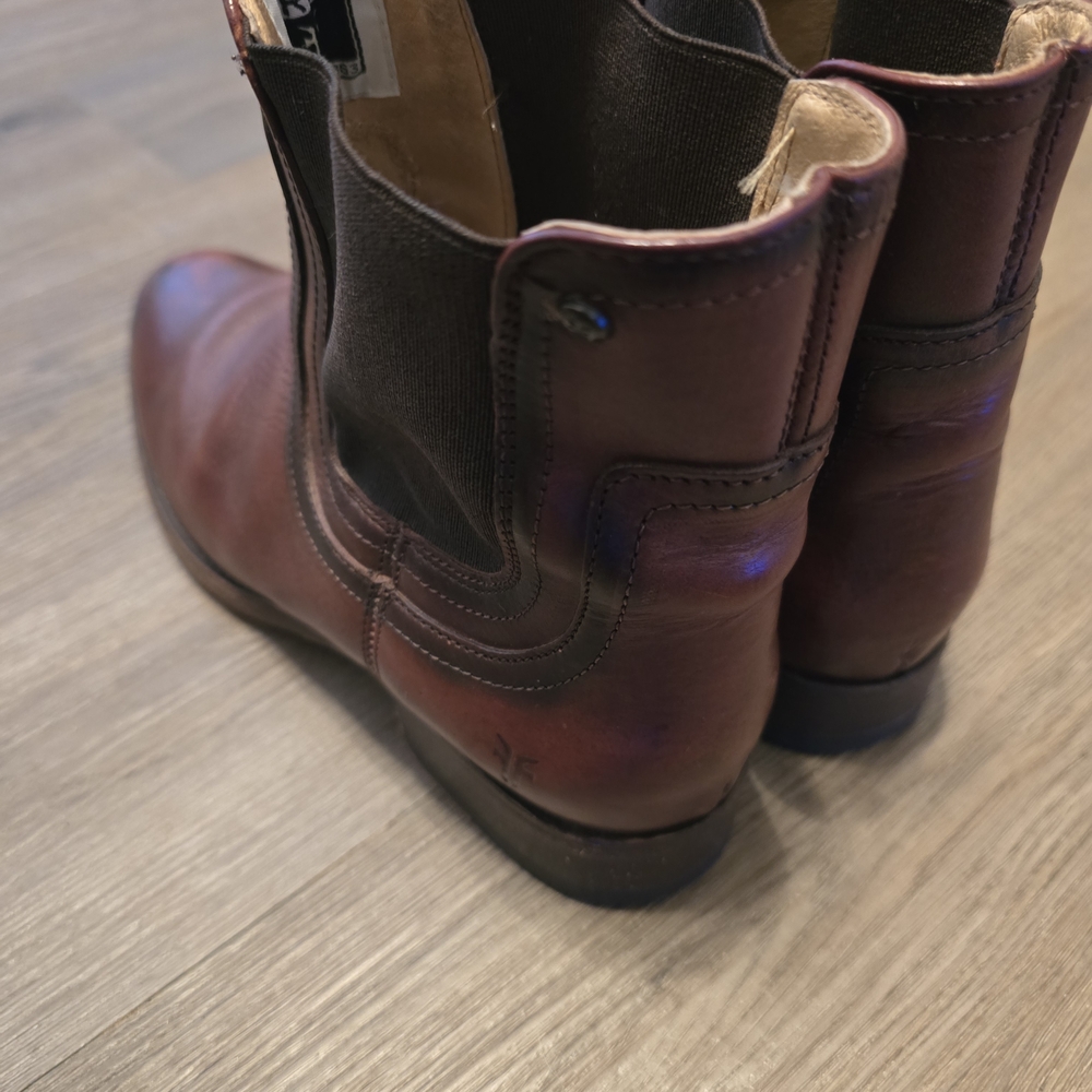 Men's Frye Chelsea Boots - Picture 3 of 5
